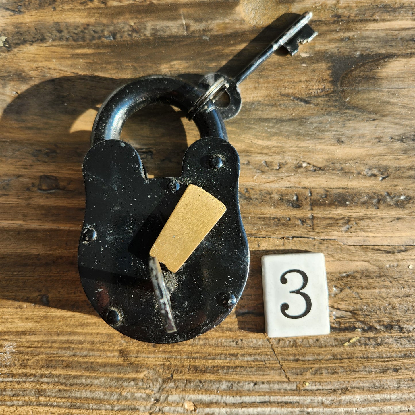 Padlocks Industrial look - Hand Forged - brass Key hole cover - 2 keys - 3 sizes - Antique Iron, Epozy Black