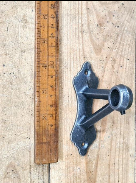 Vintage Hook Rail - Centre Support Bracket