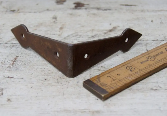 Arrowhead Corner Strap - 2.75" & 4" Antique Iron or Rustic Finish